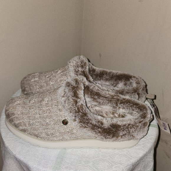 Skechers BOBS Cozy Cream Slippers - Picture 3 of 14